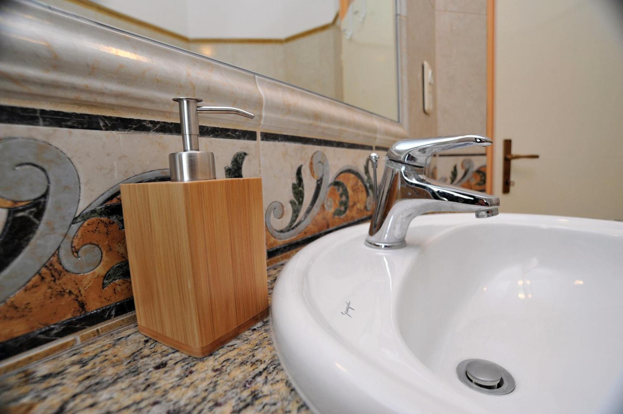 Apartments Villa Eden プレコ エクステリア 写真